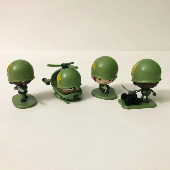 MGA Entertainment Mix Lot of 16 Awesome Little  Green Men Figure Toys Dog Tags - Picture 6 of 16